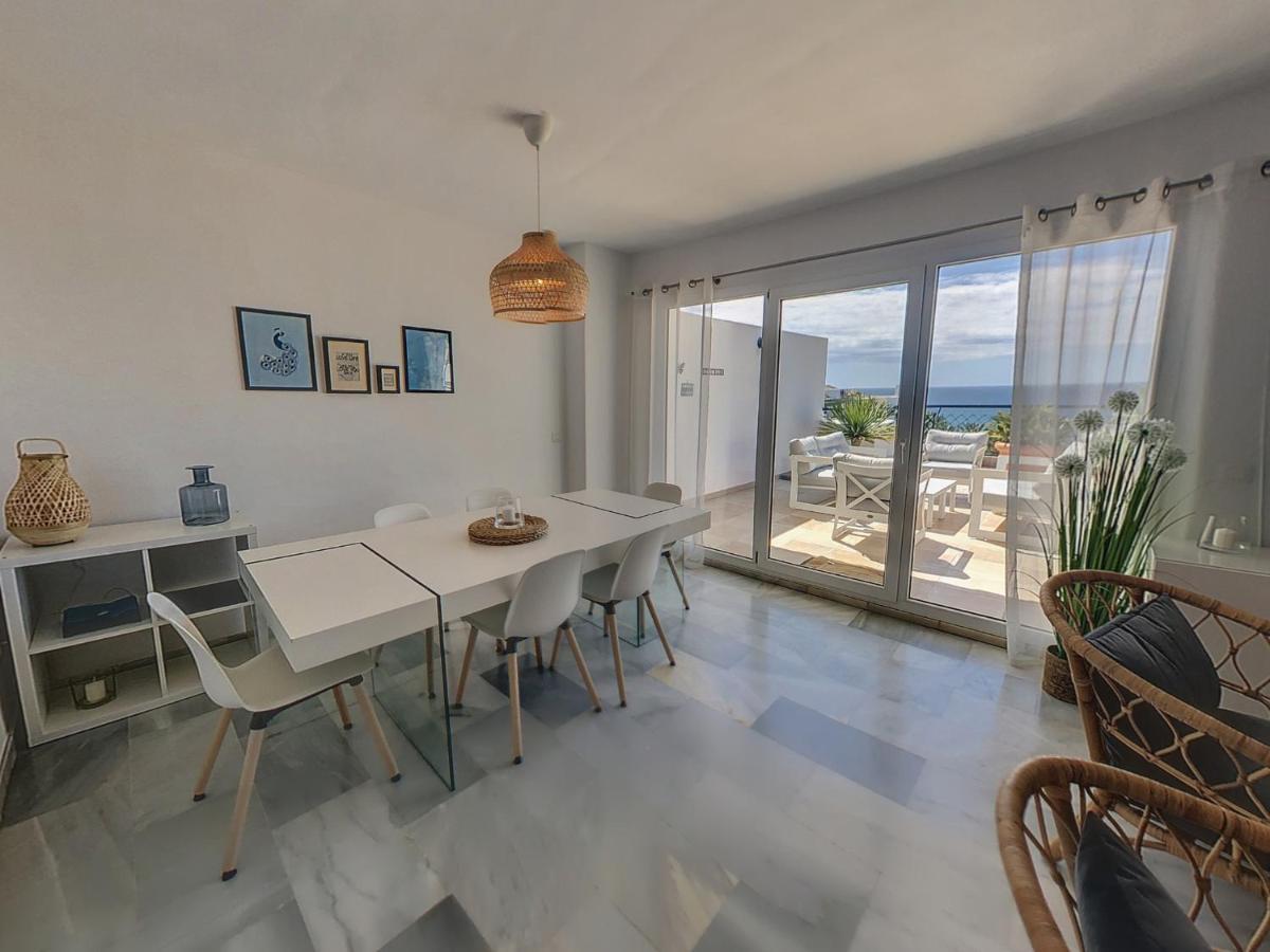 Frontline Beach Penthouse In Mi Capricho Sitio de Calahonda Luaran gambar