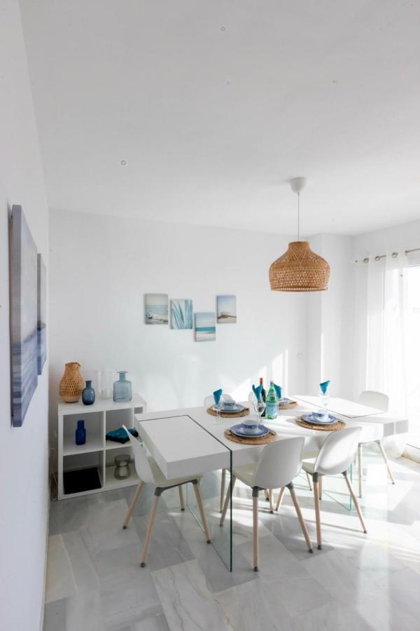 Frontline Beach Penthouse In Mi Capricho Sitio de Calahonda Luaran gambar