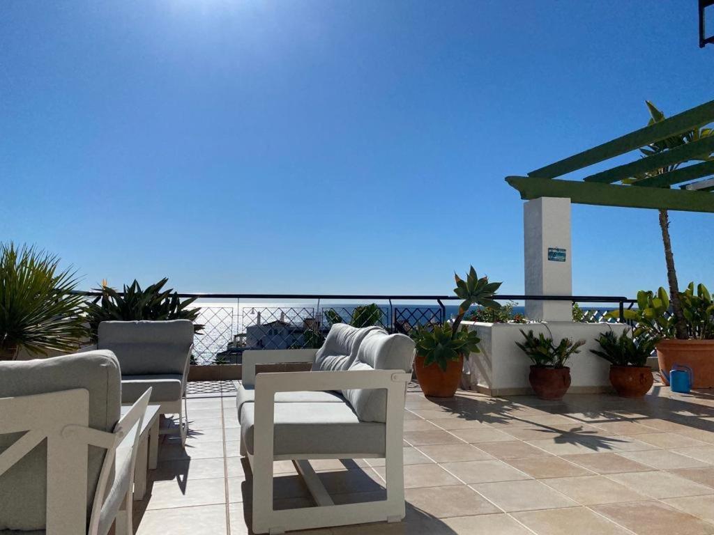 Frontline Beach Penthouse In Mi Capricho Sitio de Calahonda Luaran gambar